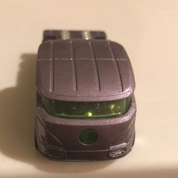 Ultra rare color Hot wheels qombee purple metallic with flames - Picture 1 of 6